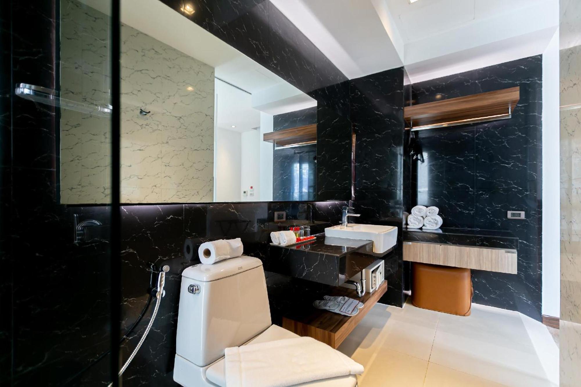 Uno Express Hotel Bangkok Luaran gambar