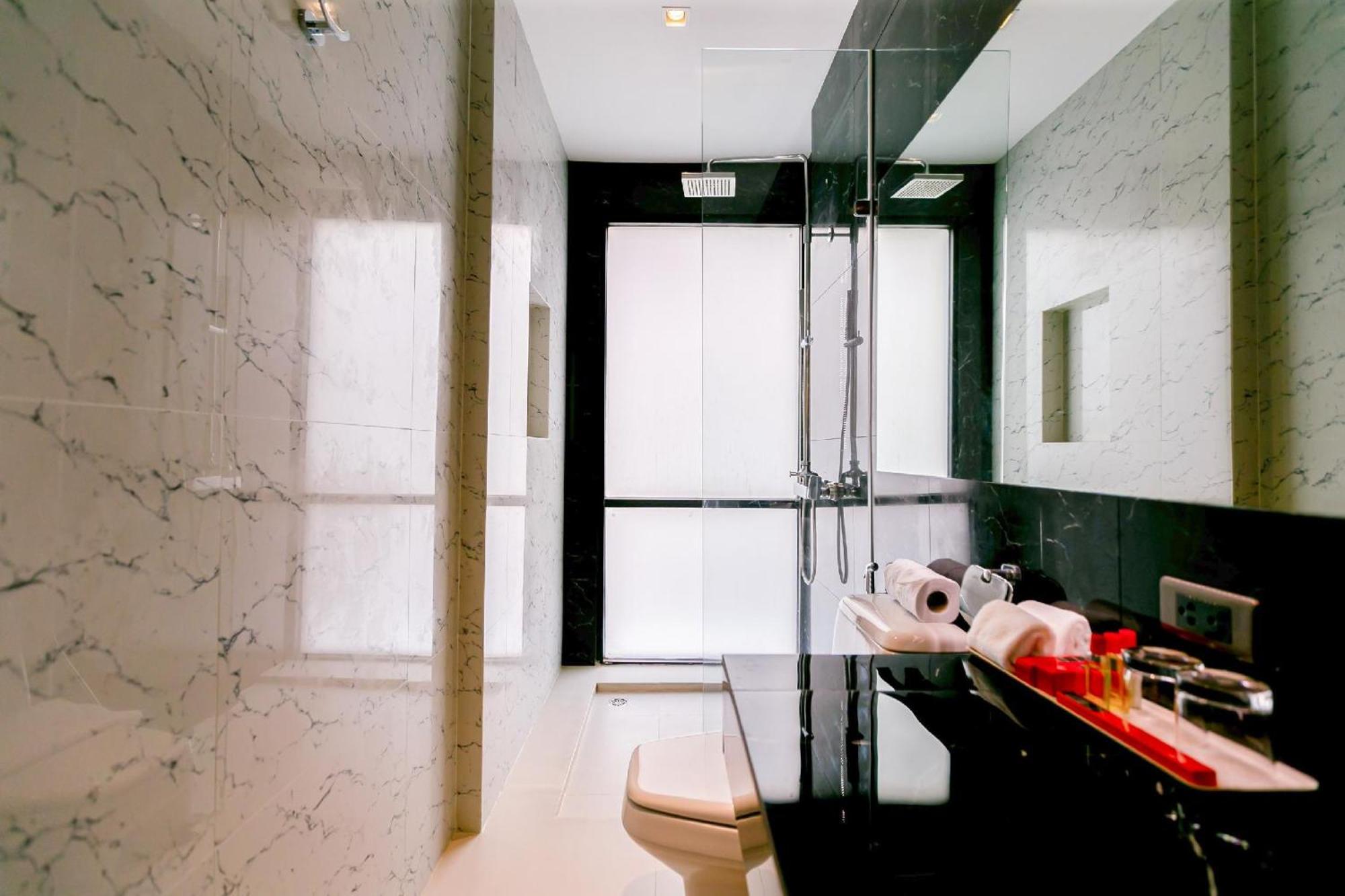 Uno Express Hotel Bangkok Luaran gambar