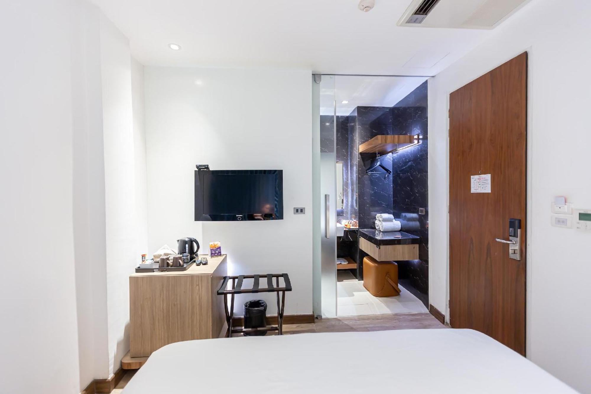 Uno Express Hotel Bangkok Luaran gambar